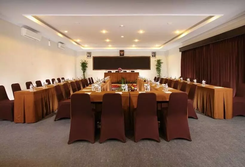 Fotos del hotel Cakra Kusuma Hotel:  6