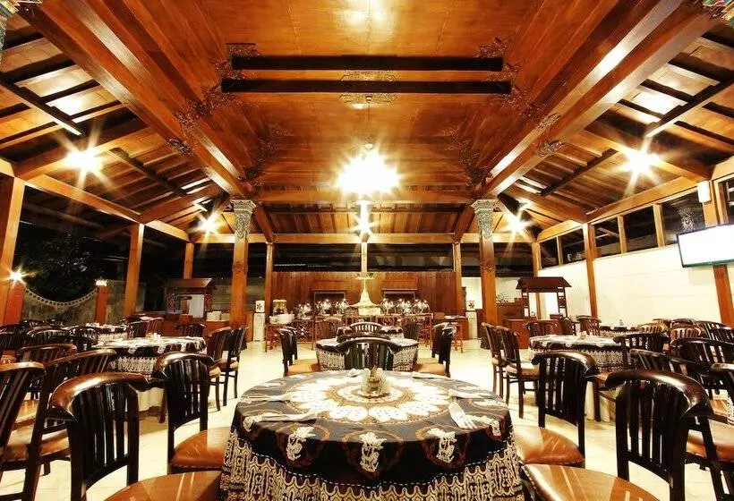 Fotos del hotel Cakra Kusuma Hotel:  8