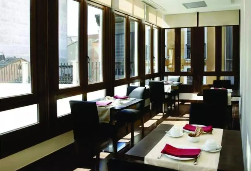 Fotos del hotel Villa De Aranda:  13