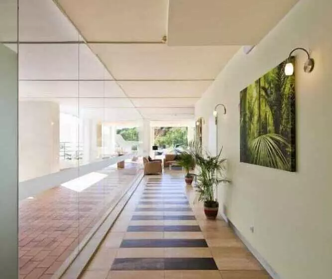 Fotos del hotel Villa Doris Suites:  3