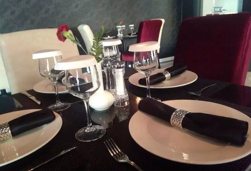 Fotos del hotel Cassells Al Barsha  By Igh:  17