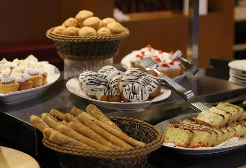 Fotos del hotel Cassells Al Barsha  By Igh:  23