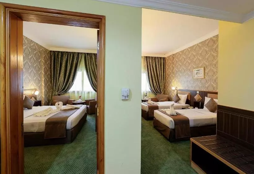 Fotos del hotel Jonrad Hotel:  14