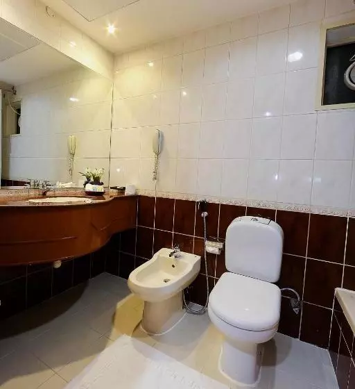 Fotos del hotel Jonrad Hotel:  4