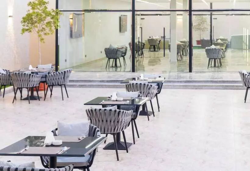 Fotos del hotel Cassells Al Barsha  By Igh:  48