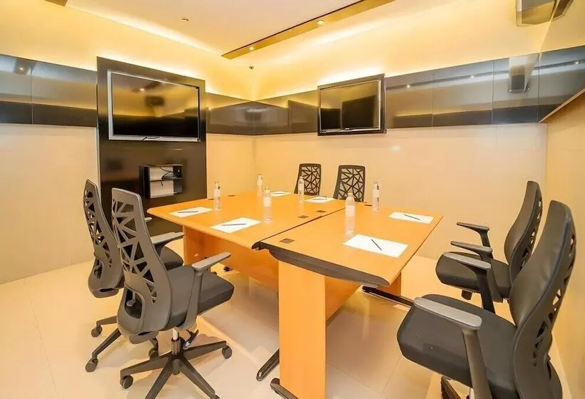 Fotos del hotel Cassells Al Barsha  By Igh:  51