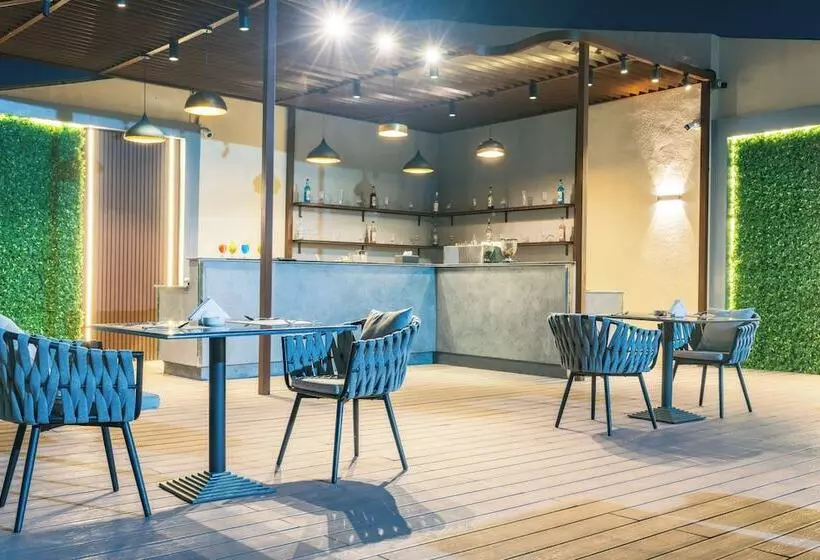 Fotos del hotel Cassells Al Barsha  By Igh:  64