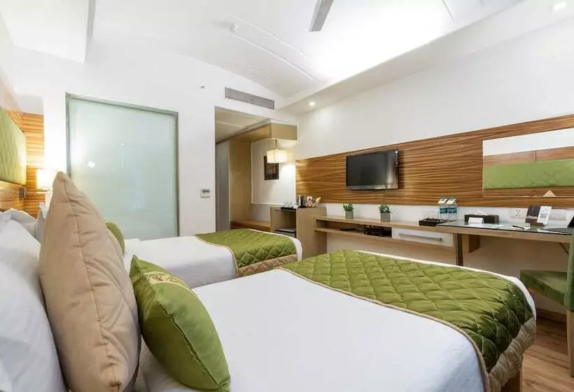 Fotos del hotel Emblem  Sector 14 Gurgaon:  22