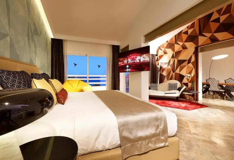 Ushuaïa Ibiza Beach Hotel