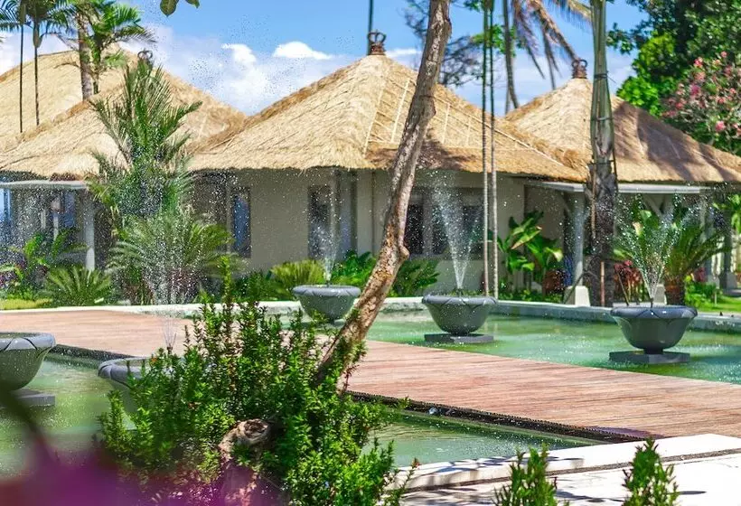 Fotos del hotel Nirwana Beach & Resort:  3