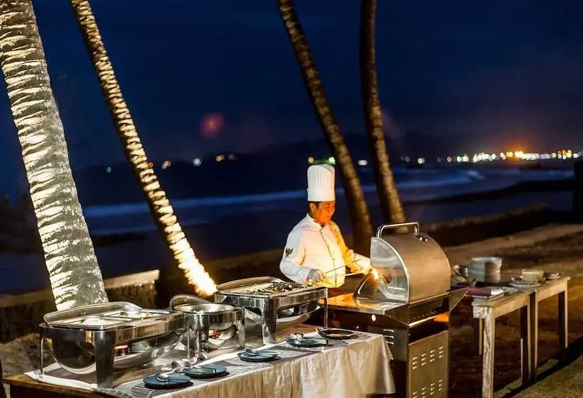 Fotos del hotel Nirwana Beach & Resort:  14