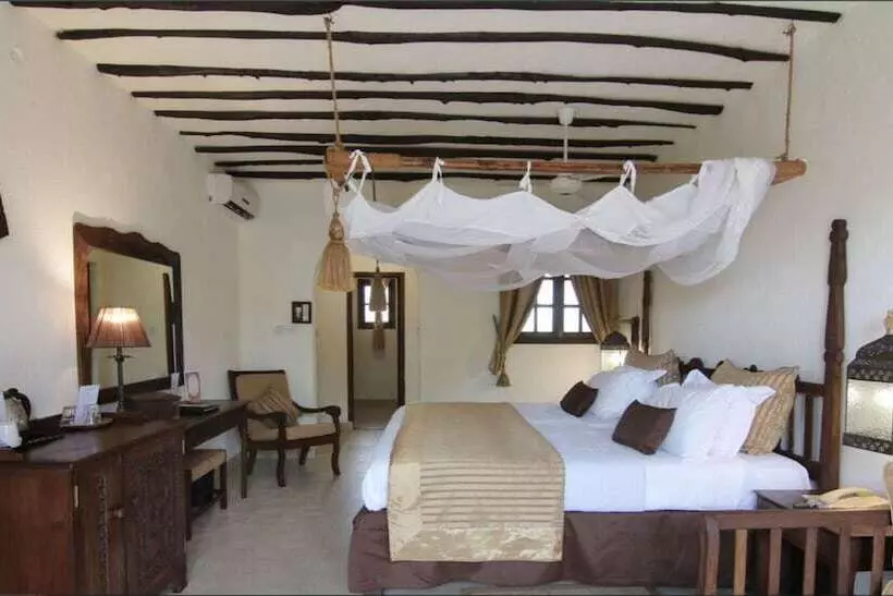 Fotos del hotel Breezes Beach Club And Spa:  2