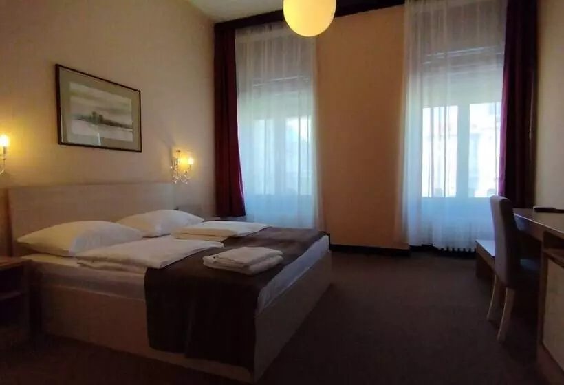 Fotos del hotel Vojvodina:  7