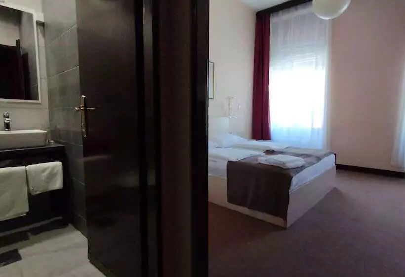 Fotos del hotel Vojvodina:  19