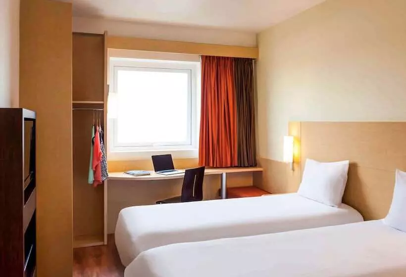 Fotos del hotel Ibis Juarez Consulado:  6