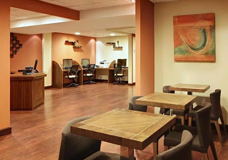 Fotos del hotel Mövenpick  & Residence Hajar Tower Makkah:  7