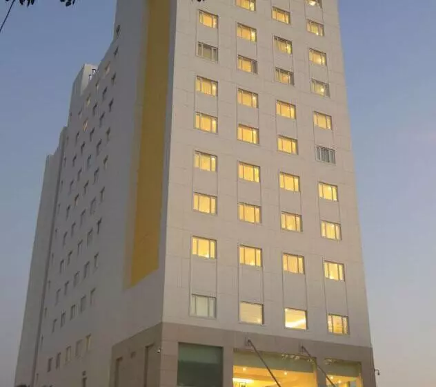 Lemon Tree Premier, Ulsoor Lake, Bengaluru