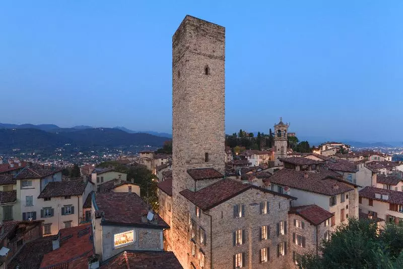 Fotos del hotel Gombit:  3