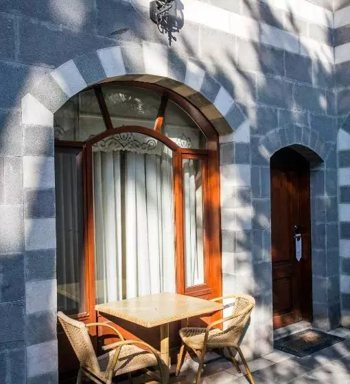 Fotos del hotel Rose Garden Suites:  14