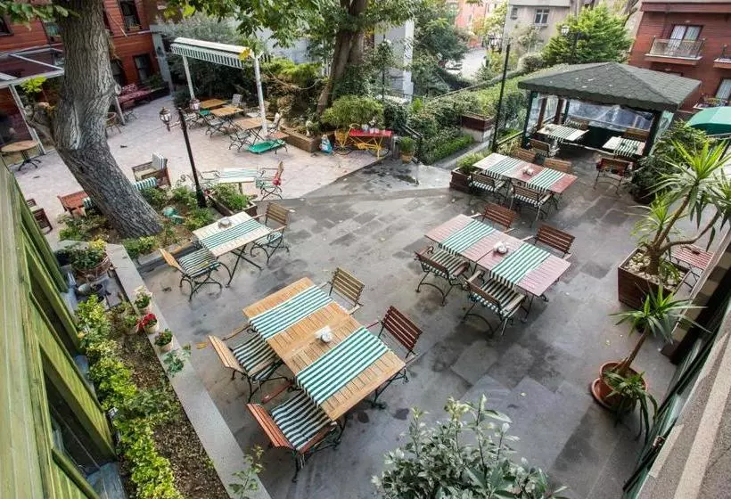 Fotos del hotel Rose Garden Suites:  5