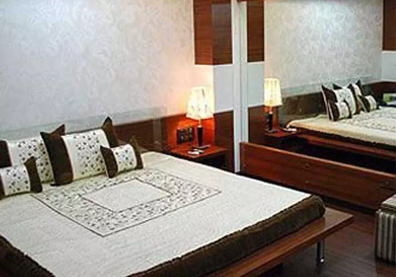 Fotos del hotel Dev Corporate Hotel:  4