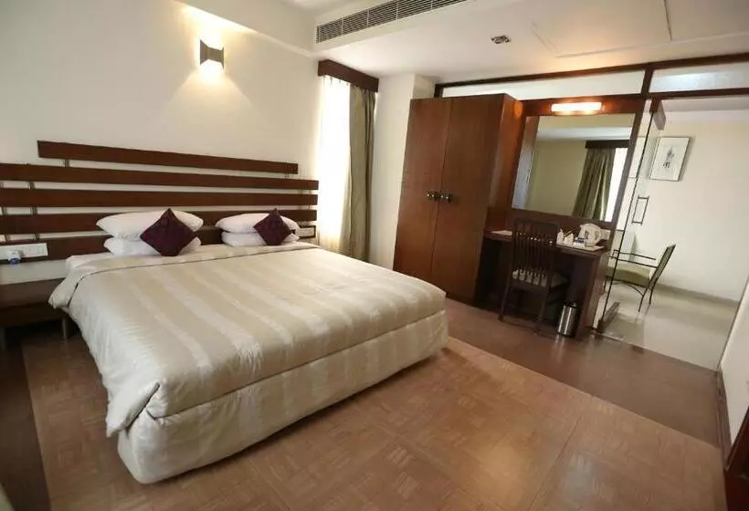 Fotos del hotel Silvercloud Hotel And Banquets:  11