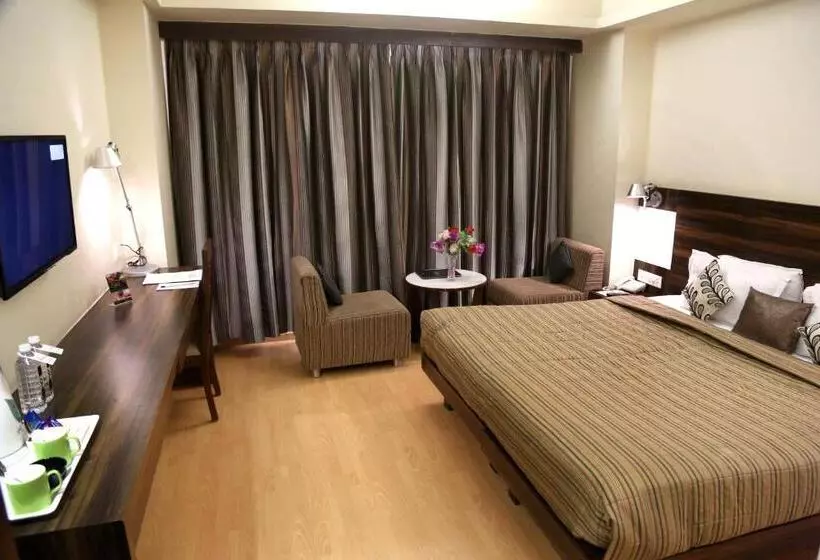 Silvercloud Hotel And Banquets