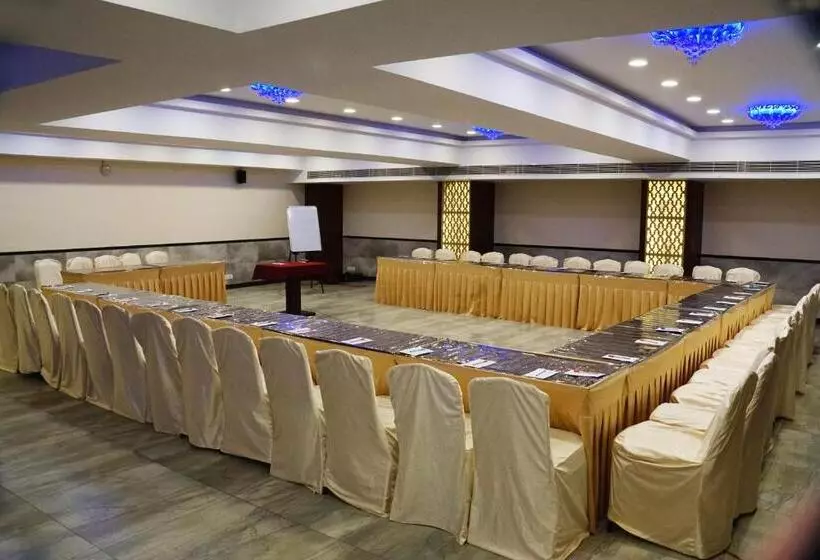 Fotos del hotel Silvercloud Hotel And Banquets:  18