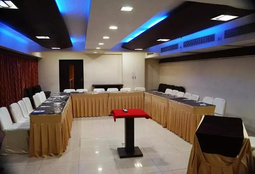 Fotos del hotel Silvercloud Hotel And Banquets:  20