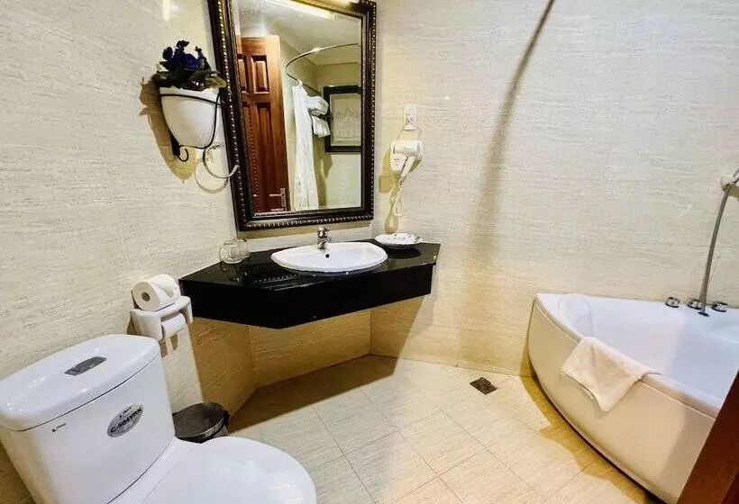 Fotos del hotel Reddoorz Premium White Lion:  7