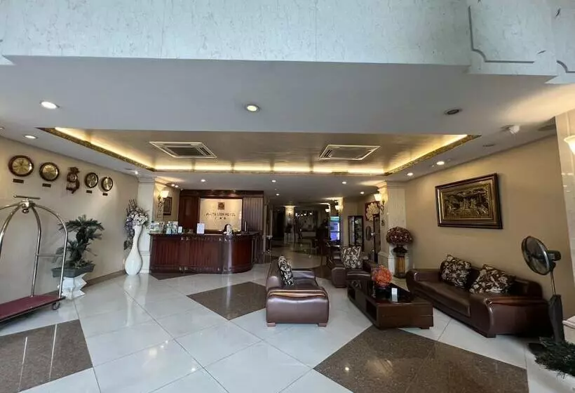 Fotos del hotel Reddoorz Premium White Lion:  3