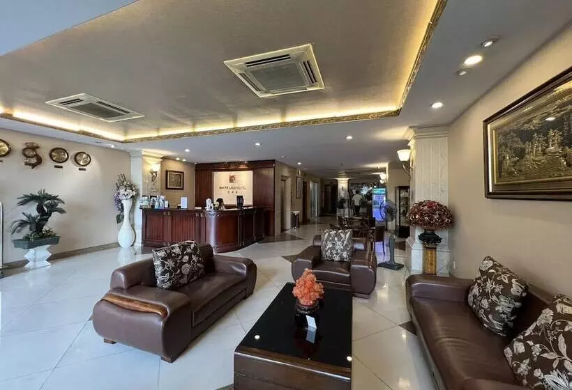 Fotos del hotel Reddoorz Premium White Lion:  9