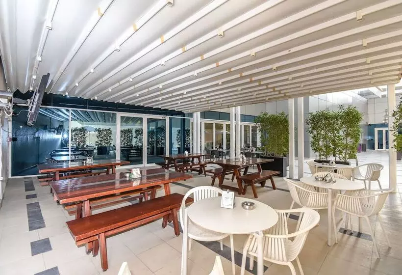 Fotos del hotel Premier Inn Abu Dhabi Capital Centre:  7