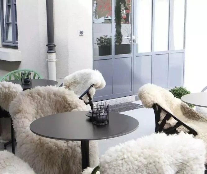 Fotos del hotel Hôtel Quatorze:  11