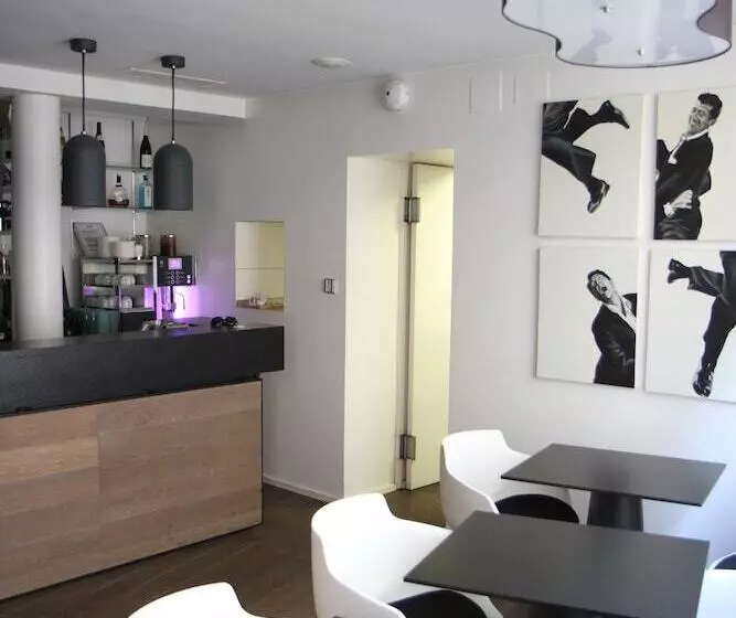 Fotos del hotel Hôtel Quatorze:  3