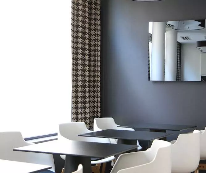 Fotos del hotel Hôtel Quatorze:  4