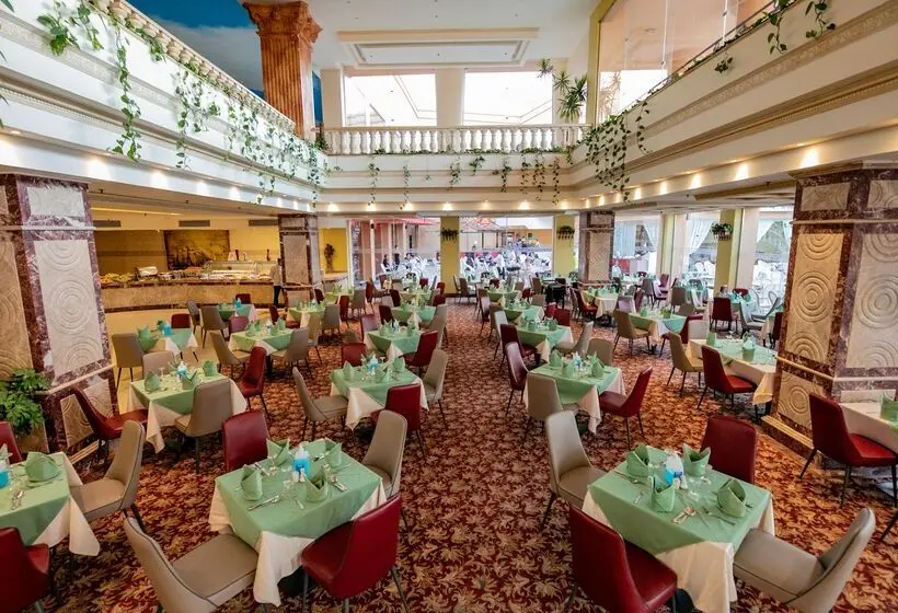 Fotos del hotel Titanic Palace:  5