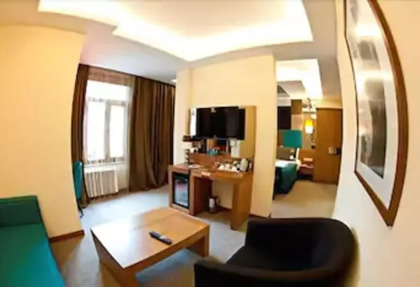 Fotos del hotel Collage Pera:  11