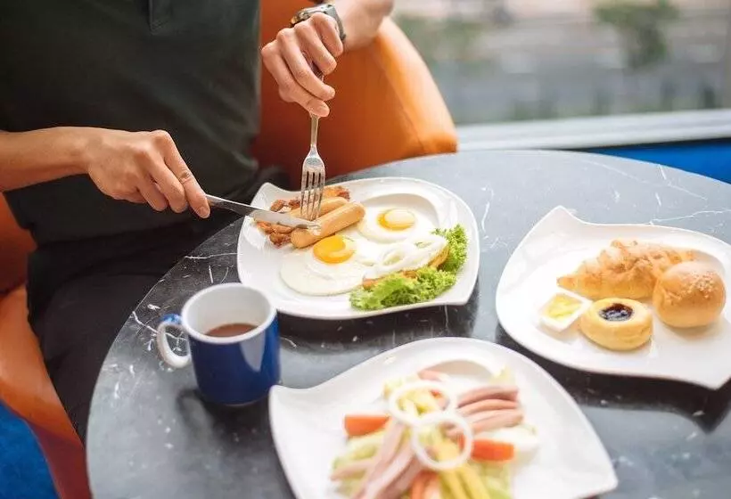 Holiday Inn Express Bangkok Siam, An Ihg   Sha Extra Plus