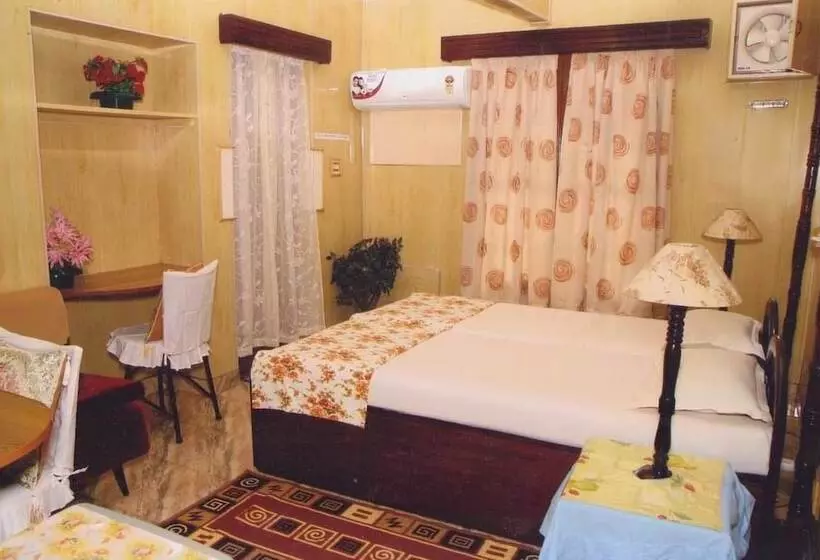 Fotos del hotel Sonnetta Residency:  21