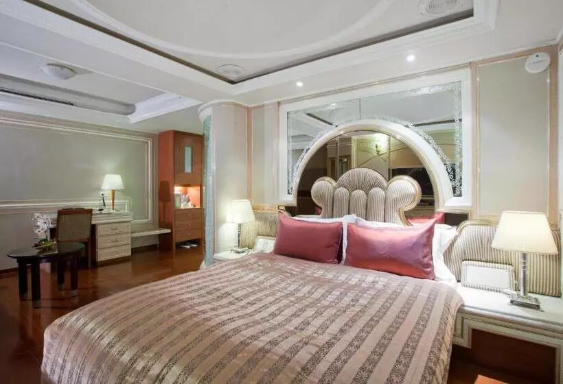 Fotos del hotel Charming Castle:  11