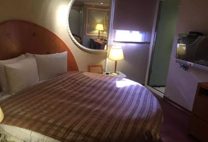 Fotos del hotel Charming Castle:  19