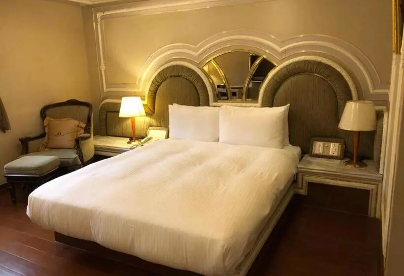 Fotos del hotel Charming Castle:  23