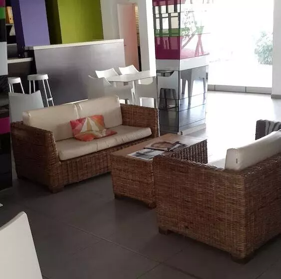 Fotos del hotel Captain Karas Holidays Apartments:  13