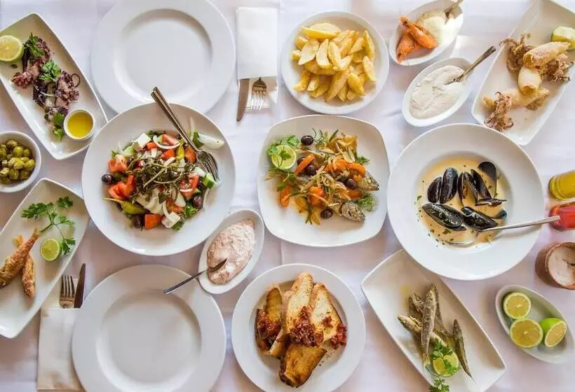 Fotos del hotel Captain Karas Holidays Apartments:  15