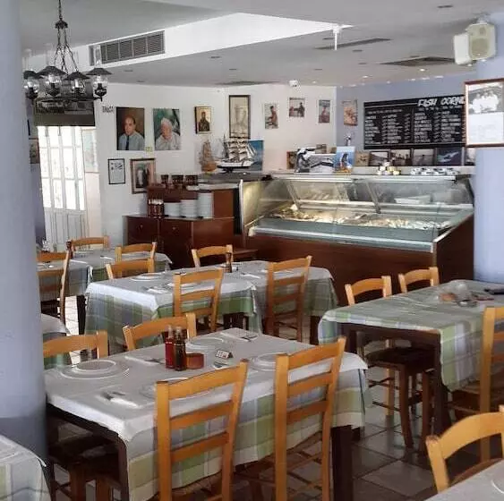 Fotos del hotel Captain Karas Holidays Apartments:  23