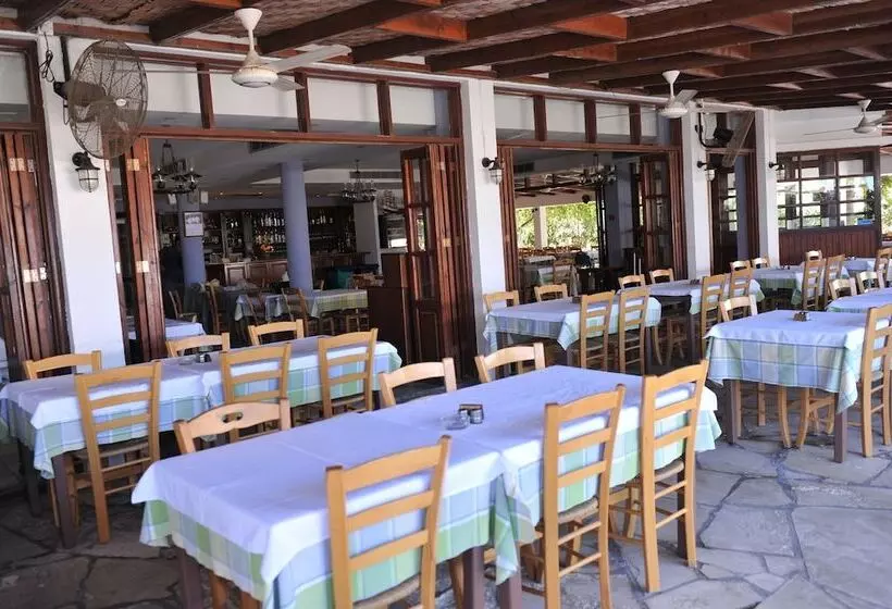 Fotos del hotel Captain Karas Holidays Apartments:  10