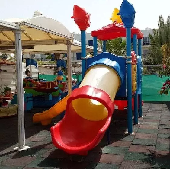 Fotos del hotel Captain Karas Holidays Apartments:  12