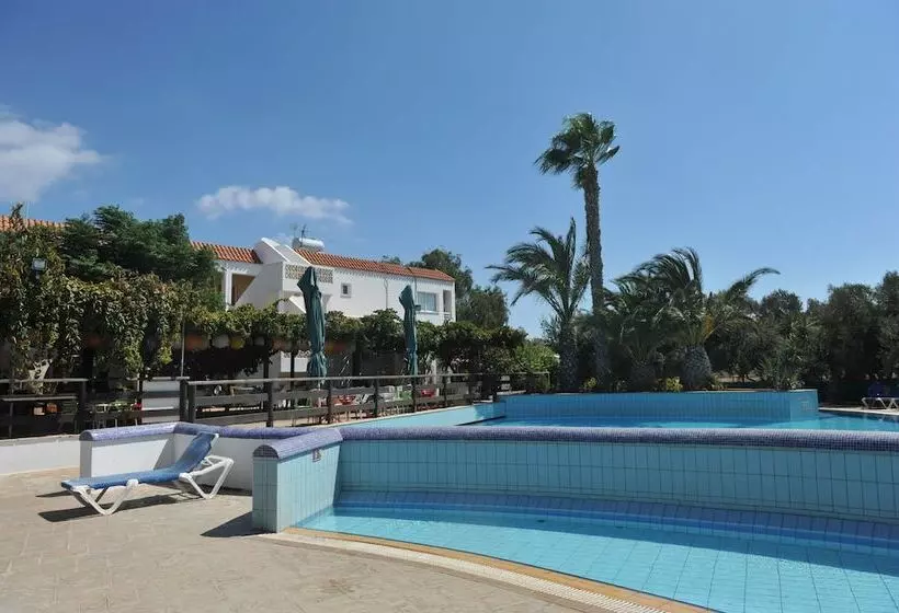 Fotos del hotel Captain Karas Holidays Apartments:  14