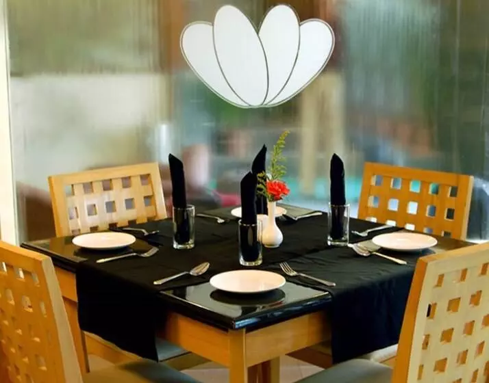 Fotos del hotel Sukh:  9